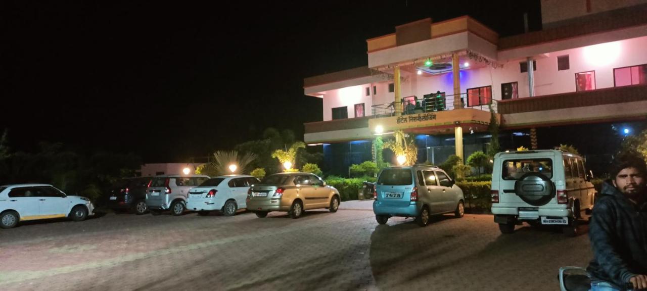 Hotel Nisarg Lodging And Restaurant أورانغاباد المظهر الخارجي الصورة